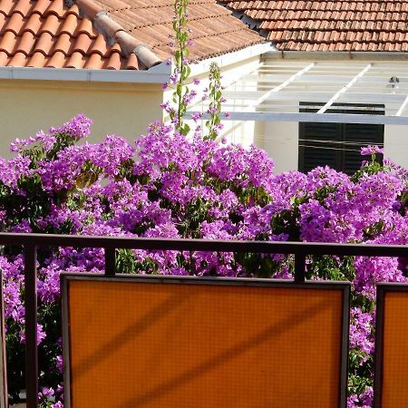 Apartments Indira Loviste Ngoại thất bức ảnh