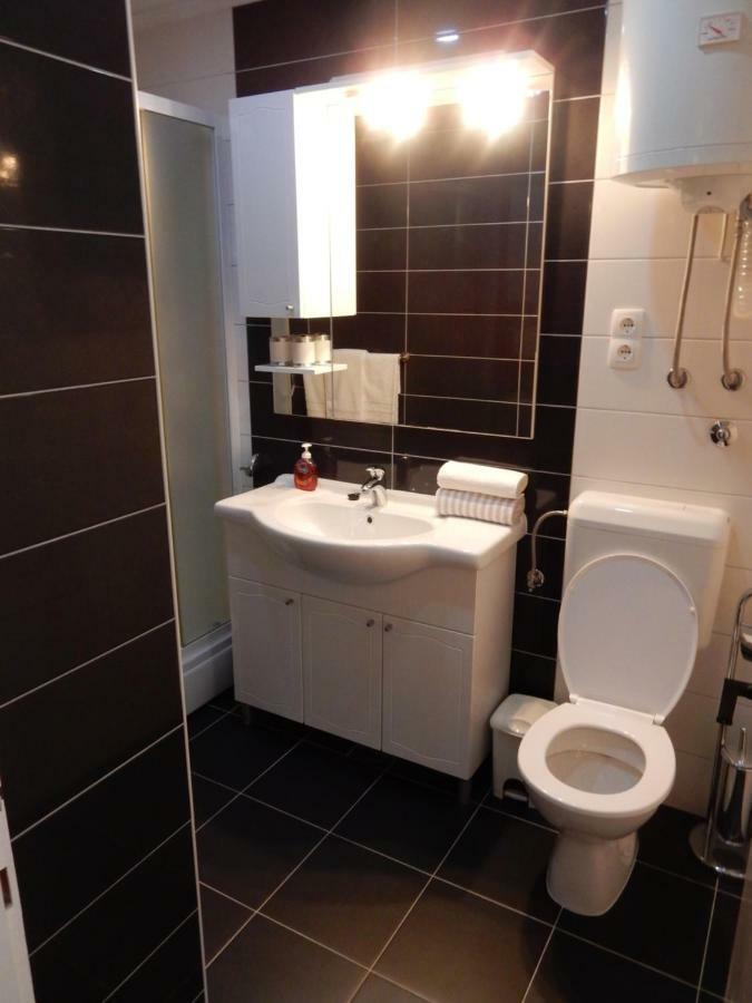 Apartments Indira Loviste Ngoại thất bức ảnh