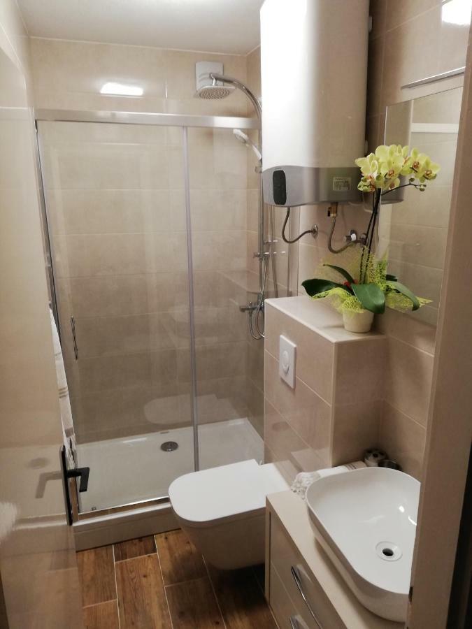 Apartments Indira Loviste Ngoại thất bức ảnh